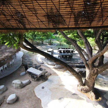 Naidee Sculptured Huts Otel Hua Hin Dış mekan fotoğraf