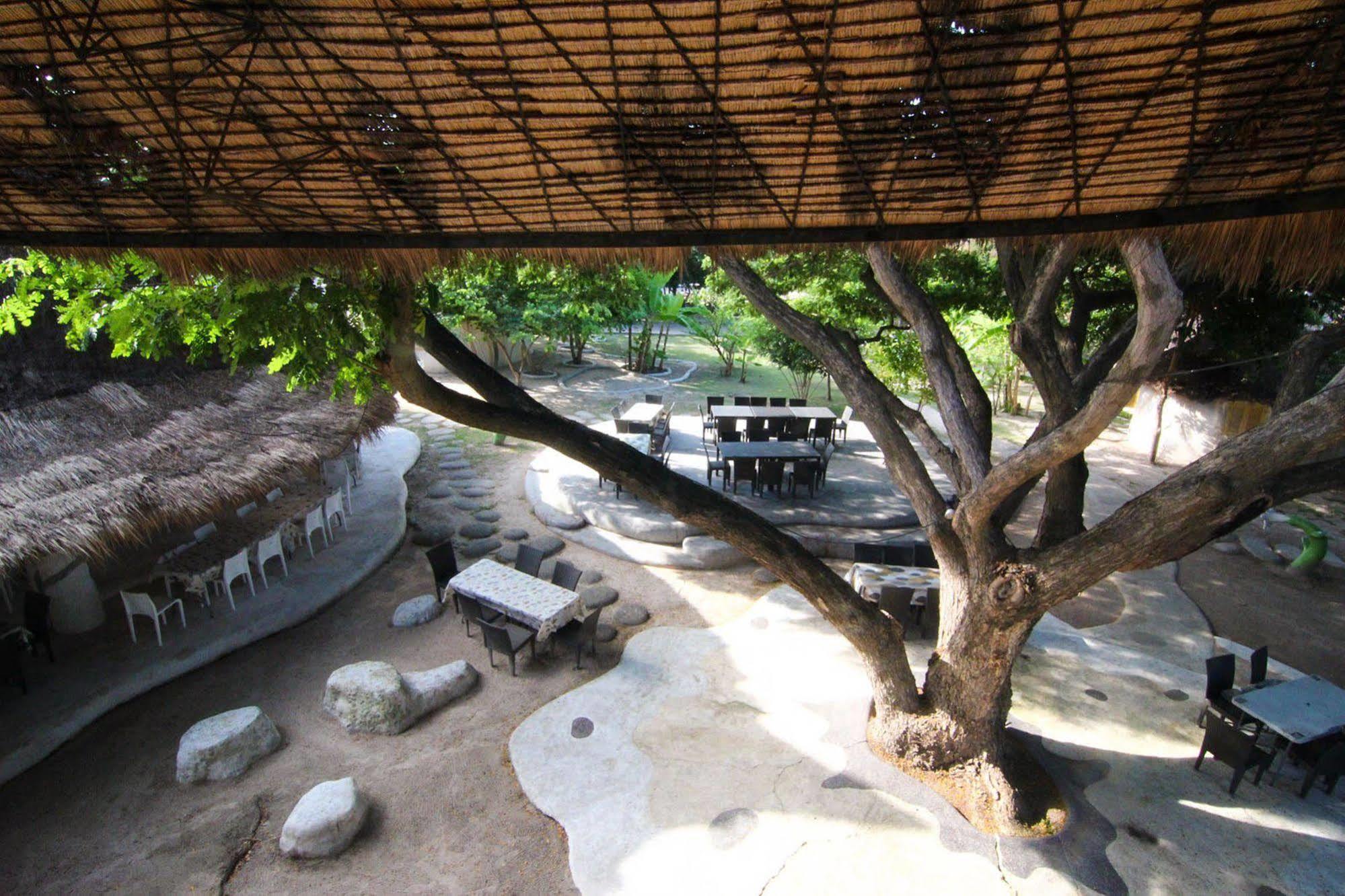 Naidee Sculptured Huts Otel Hua Hin Dış mekan fotoğraf