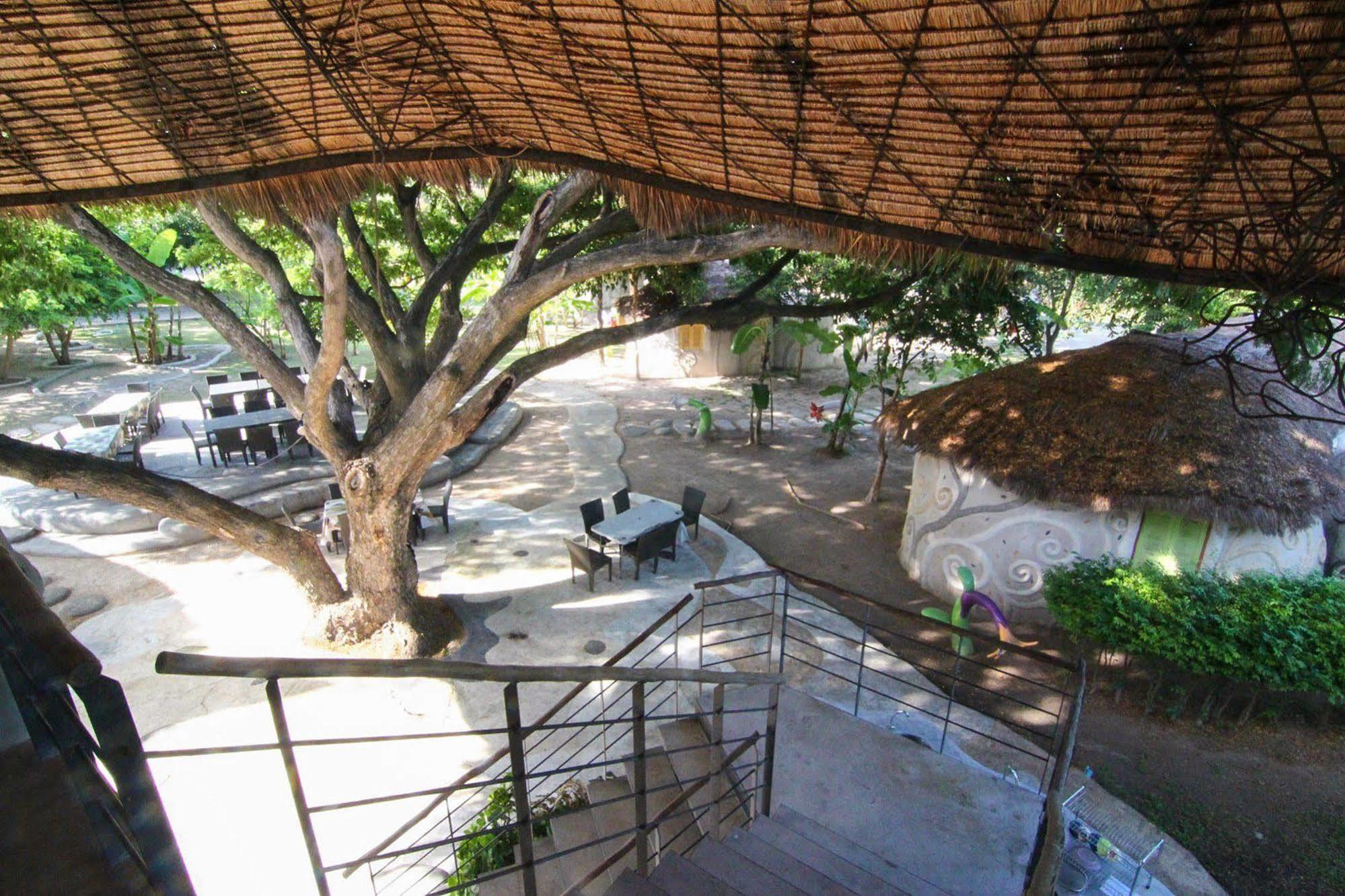 Naidee Sculptured Huts Otel Hua Hin Dış mekan fotoğraf