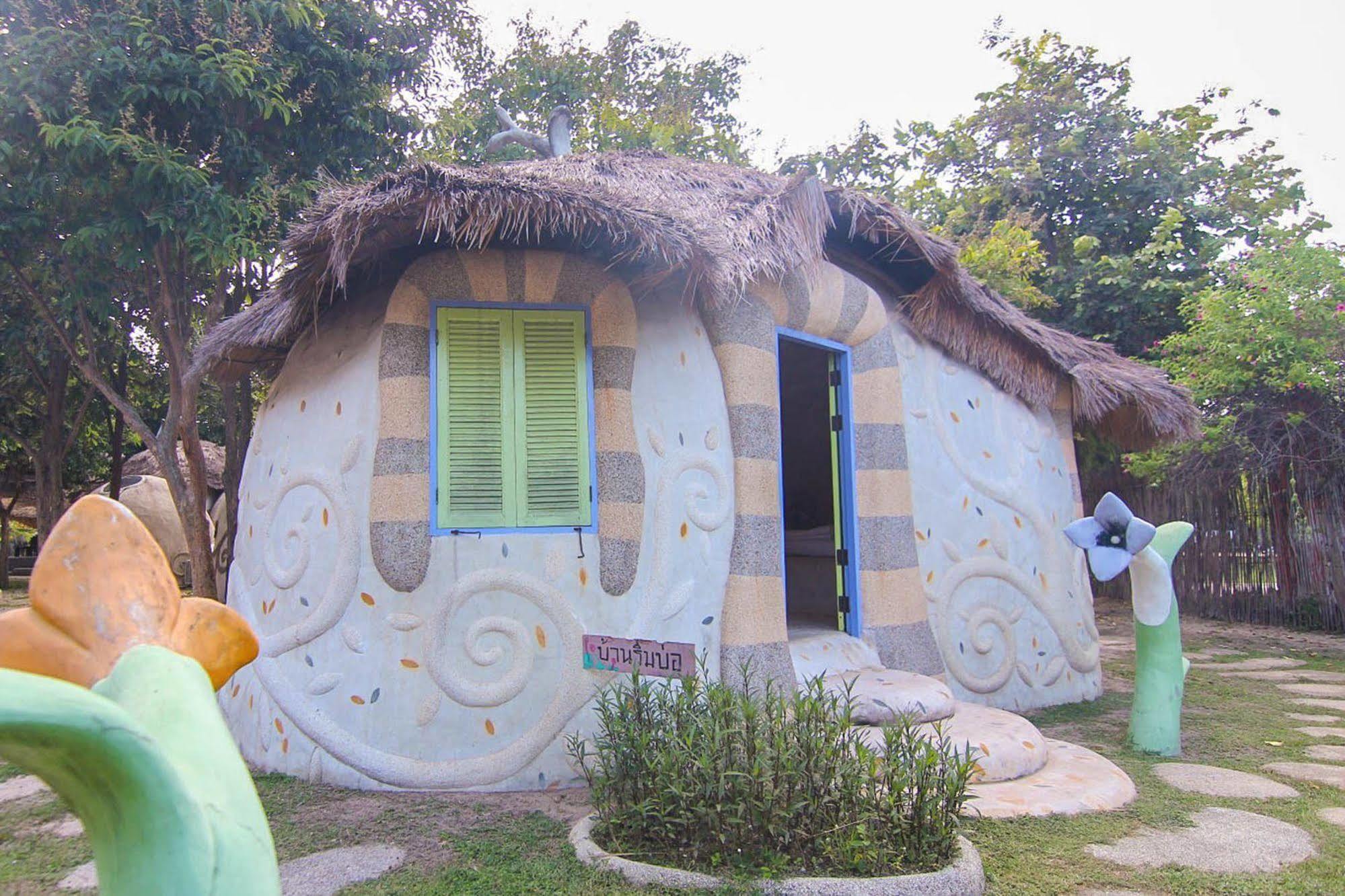 Naidee Sculptured Huts Otel Hua Hin Dış mekan fotoğraf
